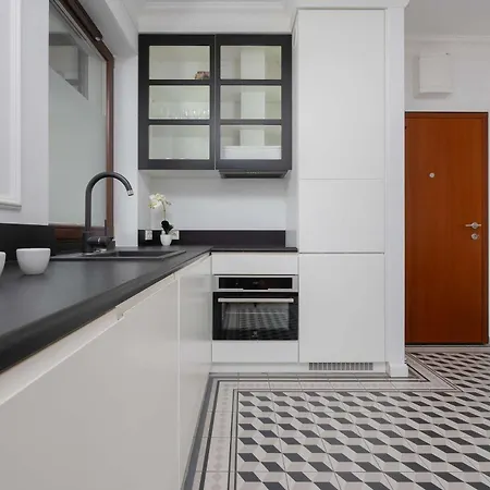 Atmospheric With Terrace And Parking By Renters Daire Varşova