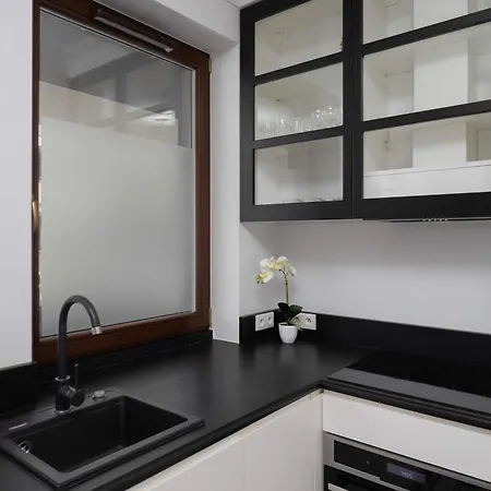 דירה Atmospheric With Terrace And Parking By Renters ורשה