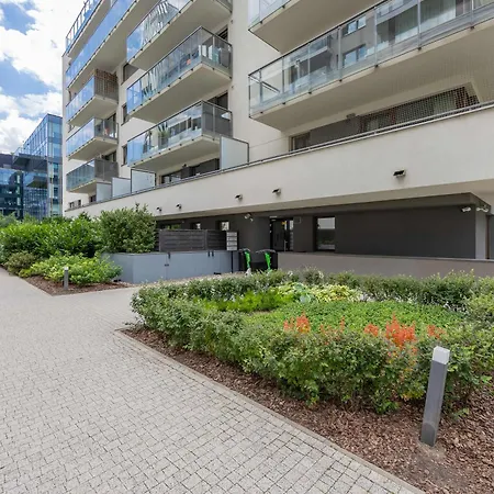 Atmospheric With Terrace And Parking By Renters