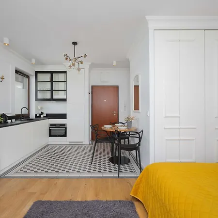 Atmospheric With Terrace And Parking By Renters דירה *