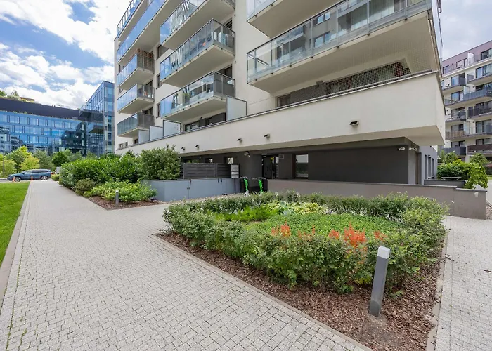 Atmospheric With Terrace And Parking By Renters