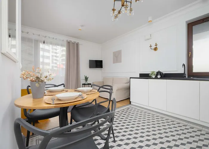 Atmospheric With Terrace And Parking By Renters Apartment