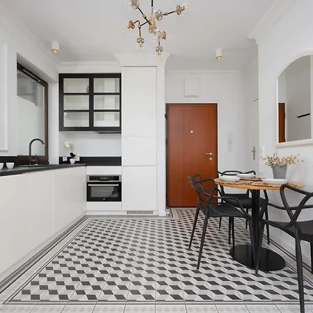 Apartamento Atmospheric With Terrace And Parking By Renters Varsovia